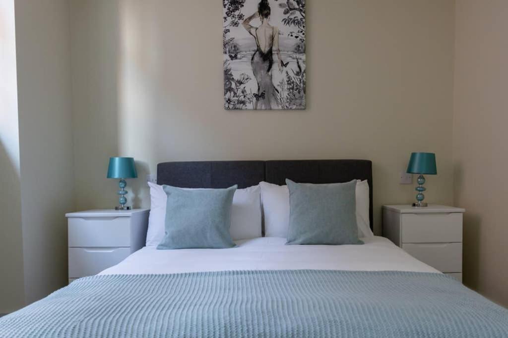 Hereford City Centre - Apartment 4, Isabella House - Modern Apartment In The Heart Of The City - Sleeps 4 Guests - Hosted By Rentmyhouse 외부 사진